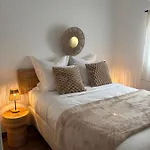 Nyaraló Le Cabanon Aux Volets Verts *