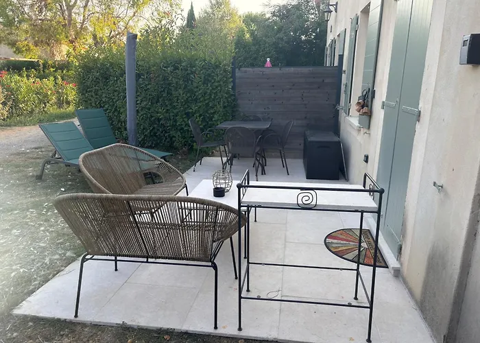 Le Cabanon Aux Volets Verts * Gallargues-le-Montueux